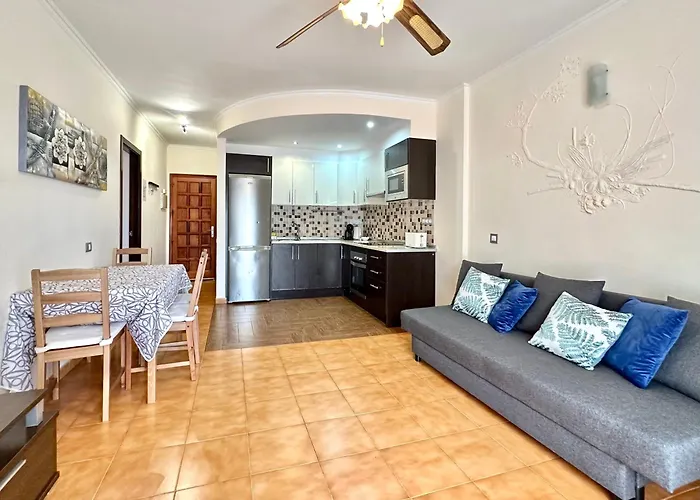 In Ocean Park Ii, Costa Adeje, Tenerife * Адехе